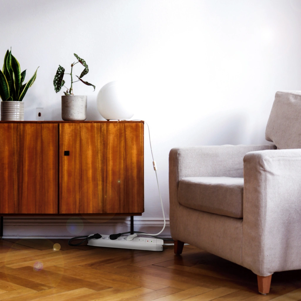 Grenuttag 5-vägs med fjärr 433 MHz Överspänningsskydd 1,5m Vit