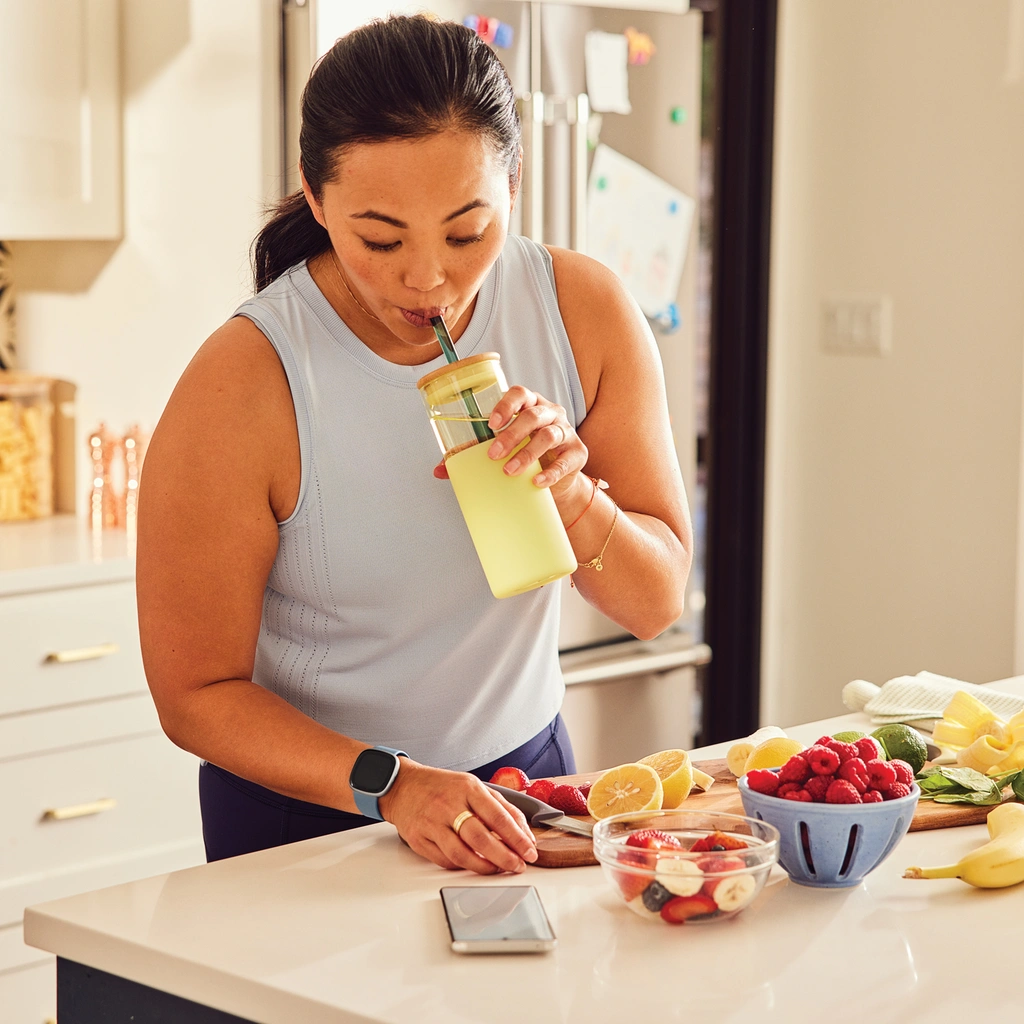 Versa 4, Black/Graphite
