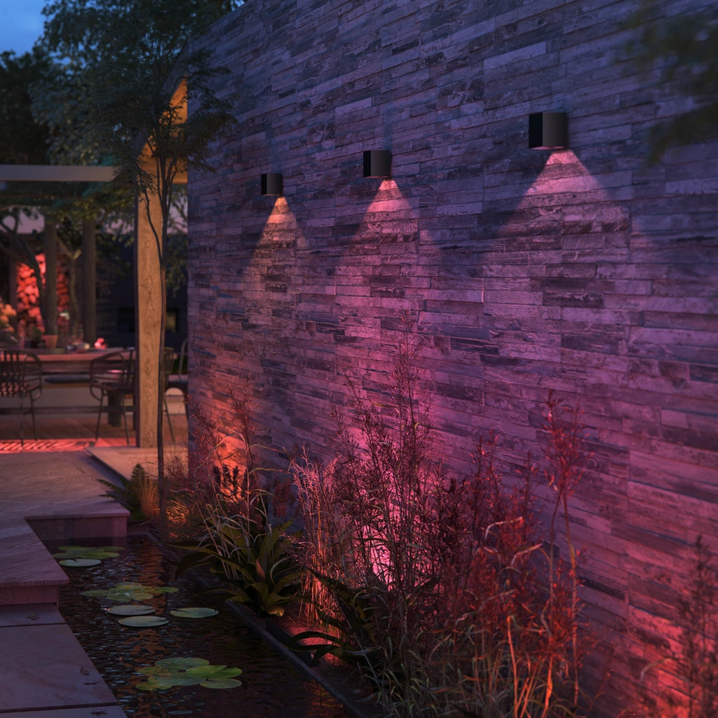 Resonate Vägglampa Nedåtriktad White and Color Ambiance Svart