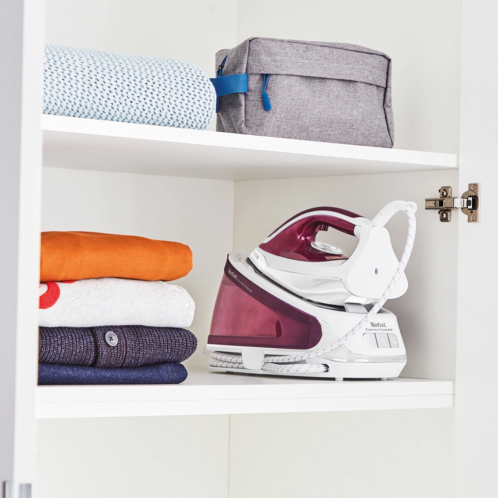 Express Essential Steam Generator Purple  SV6110E0