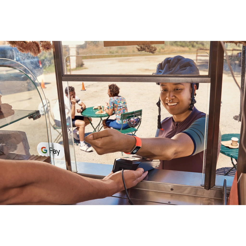 Charge 6 Champagne Gold Aluminum Case