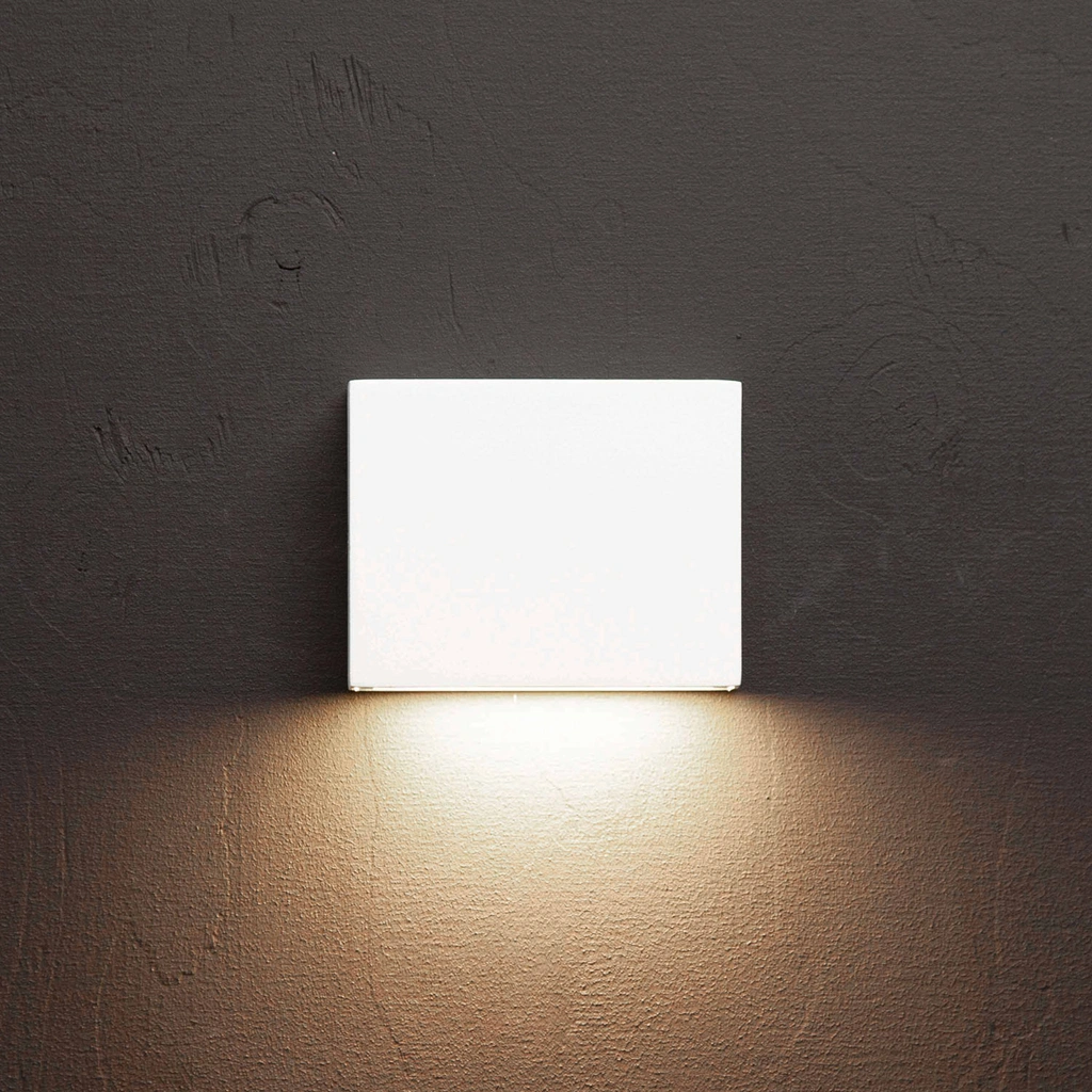 Per I Väggarmatur LED IP54 3000K 4W 210lm Vit