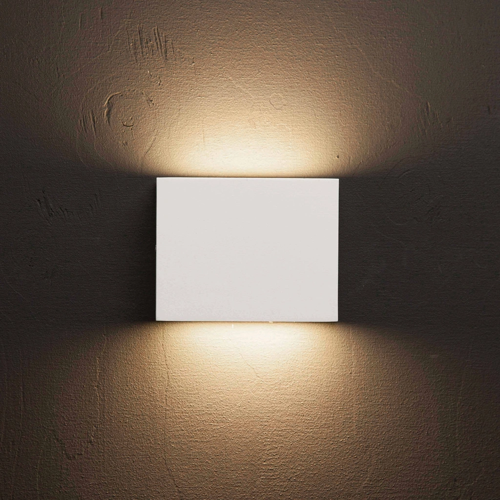 Per II Väggarmatur LED IP54 3000K 6W 430lm Vit
