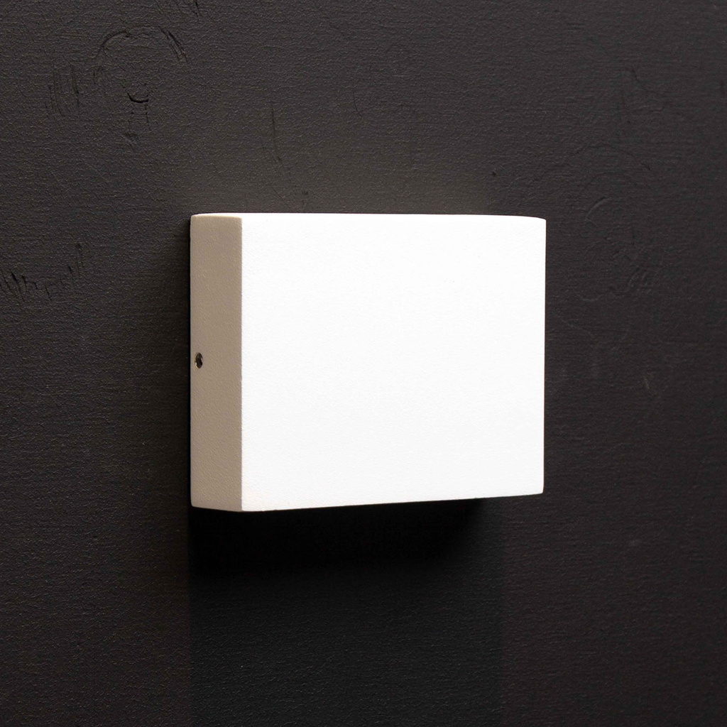 Per II Väggarmatur LED IP54 3000K 6W 430lm Vit