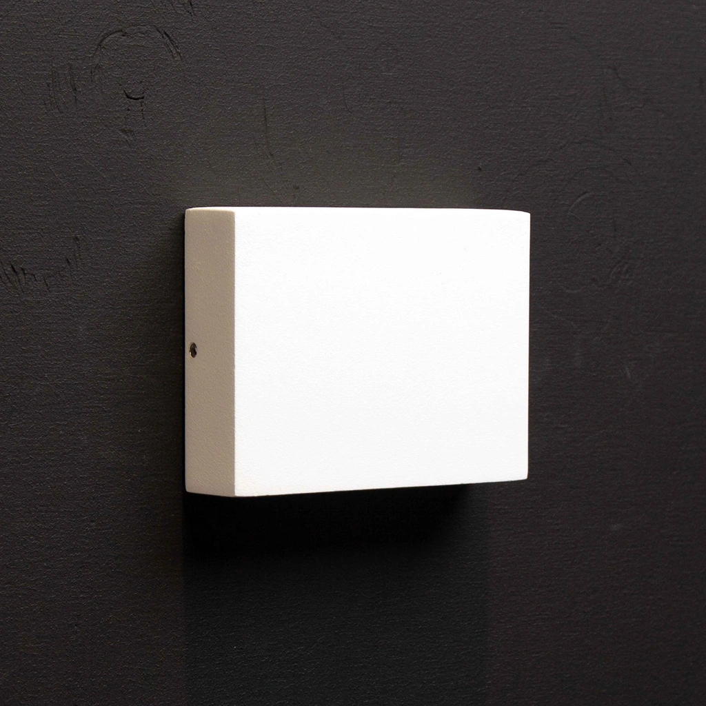 Per II Väggarmatur LED IP54 3000K 6W 430lm Vit