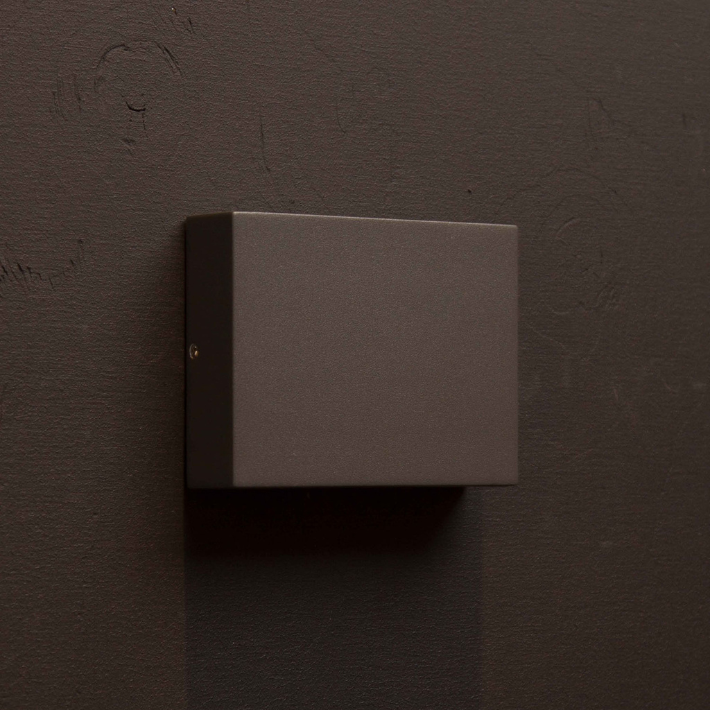 Per II Väggarmatur LED IP54 3000K 6W 430lm Antracit