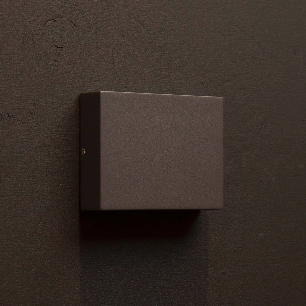 Per II Väggarmatur LED IP54 3000K 6W 430lm Antracit