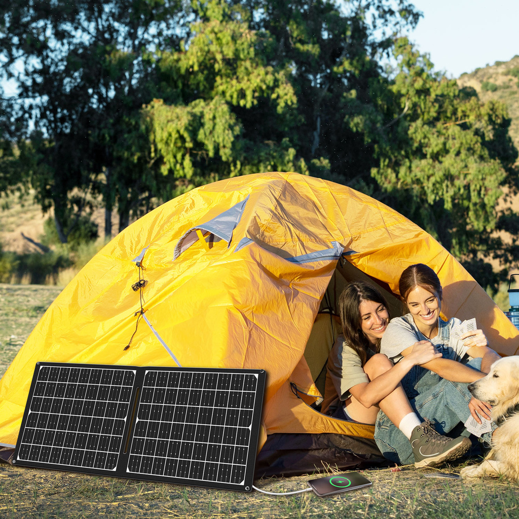 Foldable Solar Panel with USB Charger 1x USB-C, 1 x USB-A 30W