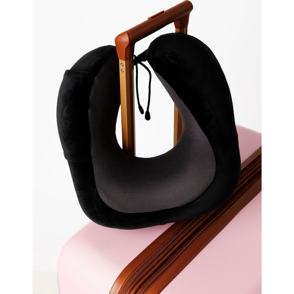 Travelingkit 5 (Neck pillow, Traveling bottles, Luggage tag/strap, Sleeping Mask) 