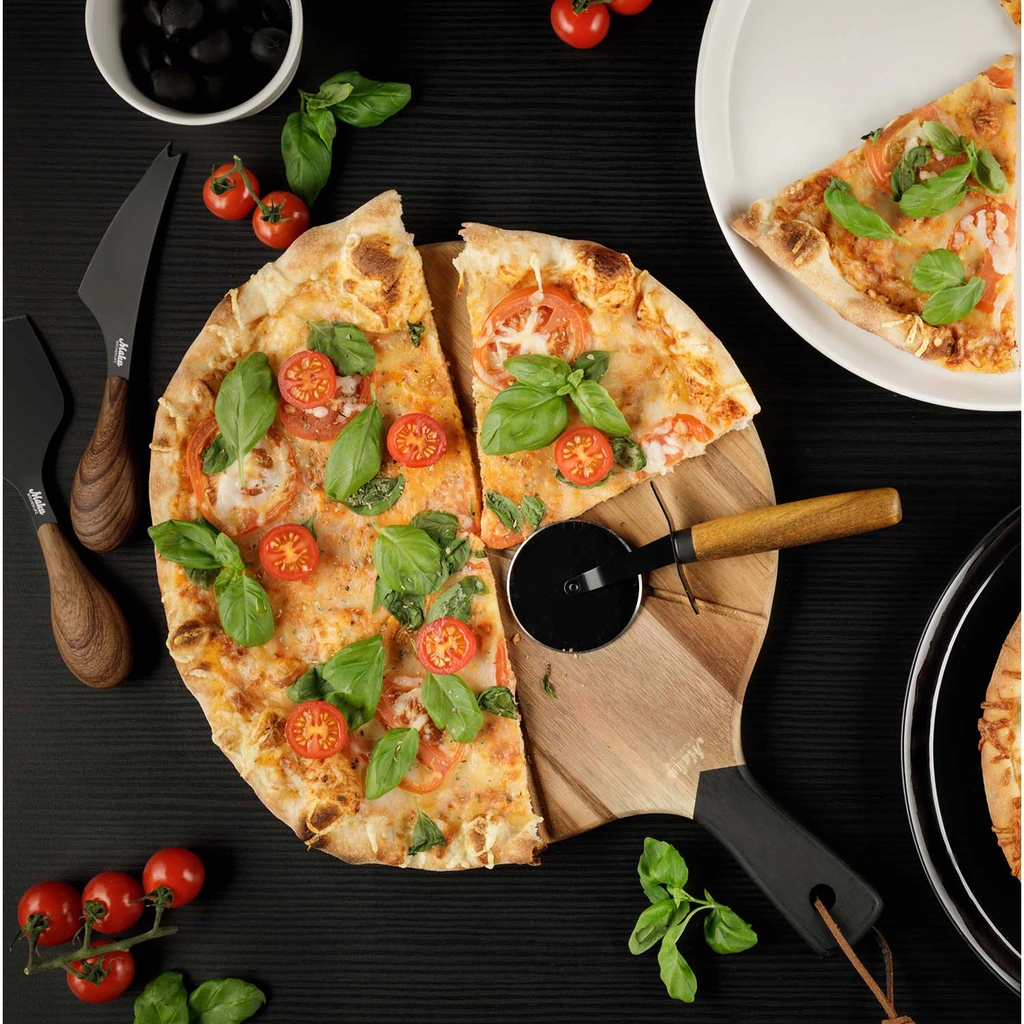 Pizzaset Med Bricka Och Skärare