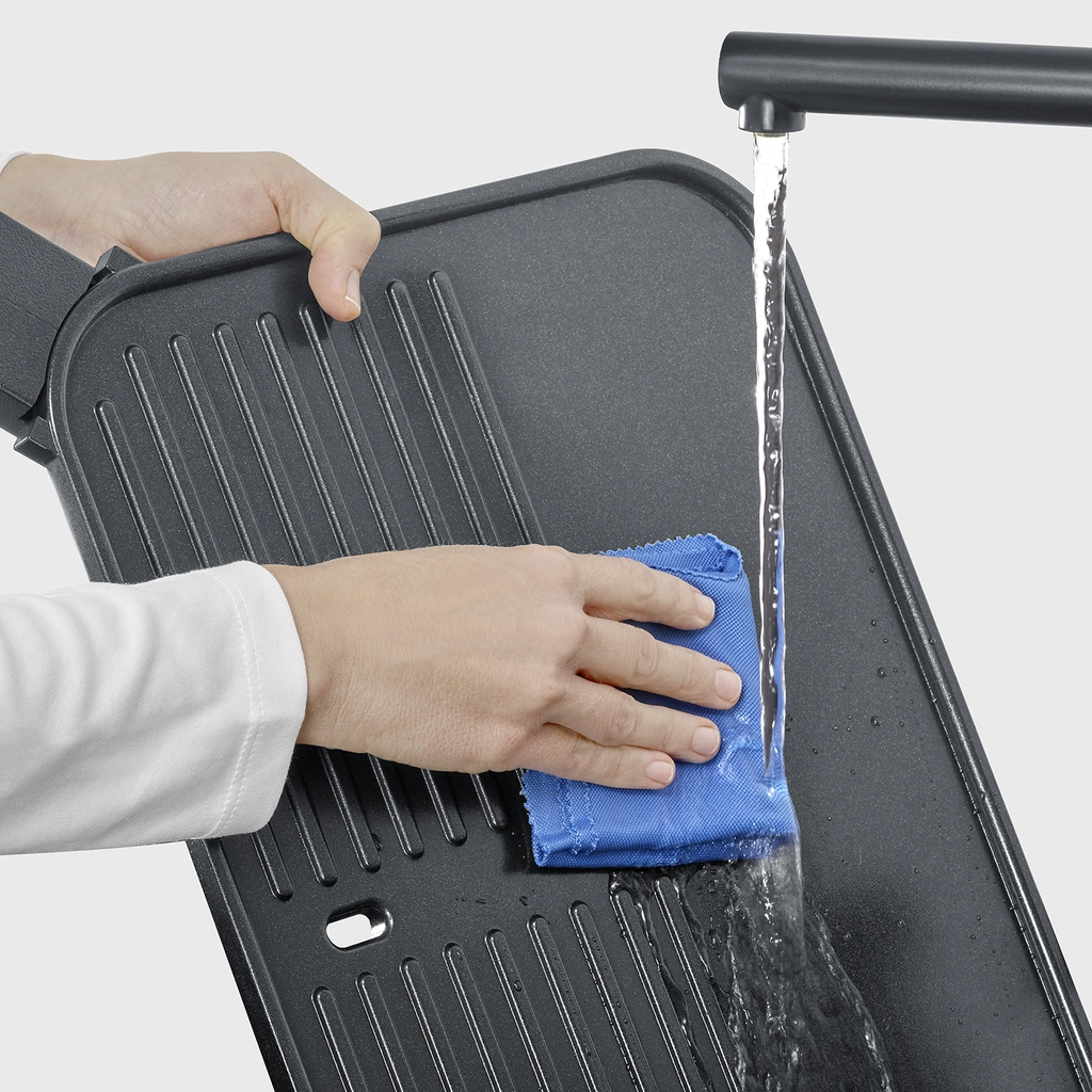 Elgrill PG 8598 med stativ,Lock & grillplatta 2300W