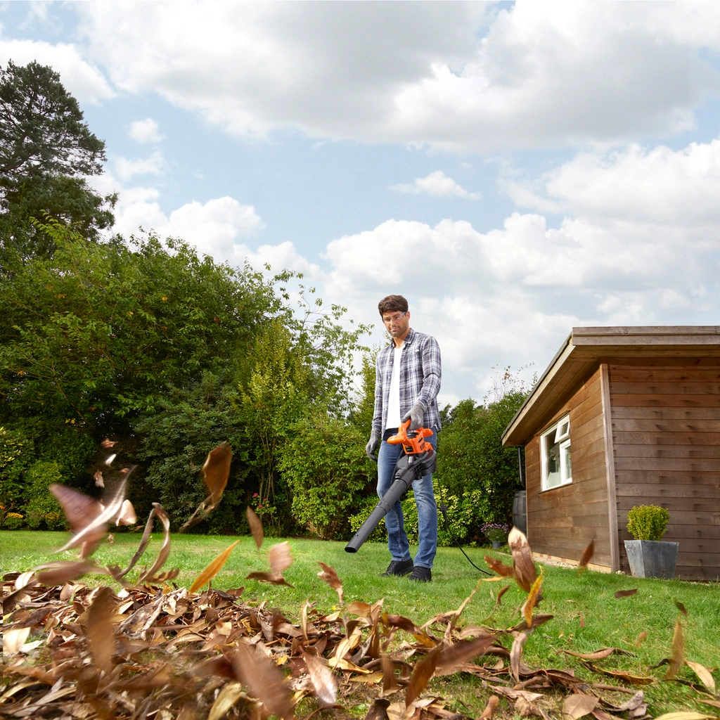 Lövblås 2500W Blås&Sugfunktion